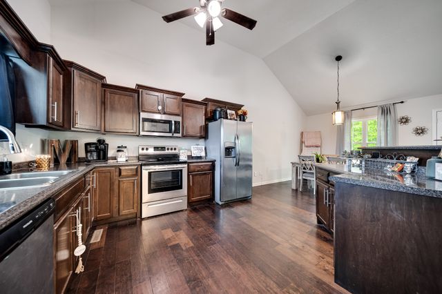 107 Tanesha Ct, Portland, TN 37148