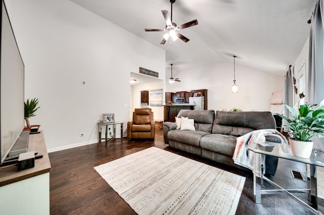 107 Tanesha Ct, Portland, TN 37148