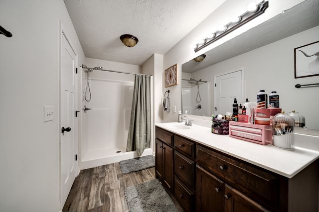 107 Tanesha Ct, Portland, TN 37148