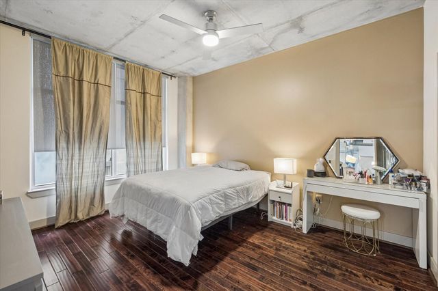 1901 Post Oak Boulevard 303, Houston, TX 77056