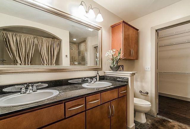 1901 Post Oak Boulevard 303, Houston, TX 77056