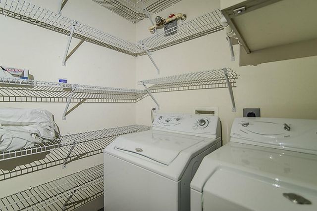 1901 Post Oak Boulevard 303, Houston, TX 77056