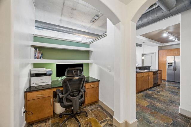 1901 Post Oak Boulevard 303, Houston, TX 77056