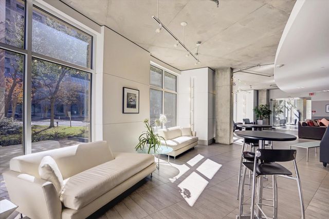 1901 Post Oak Boulevard 303, Houston, TX 77056