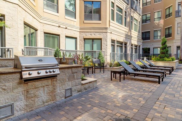 1901 Post Oak Boulevard 303, Houston, TX 77056