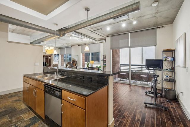 1901 Post Oak Boulevard 303, Houston, TX 77056