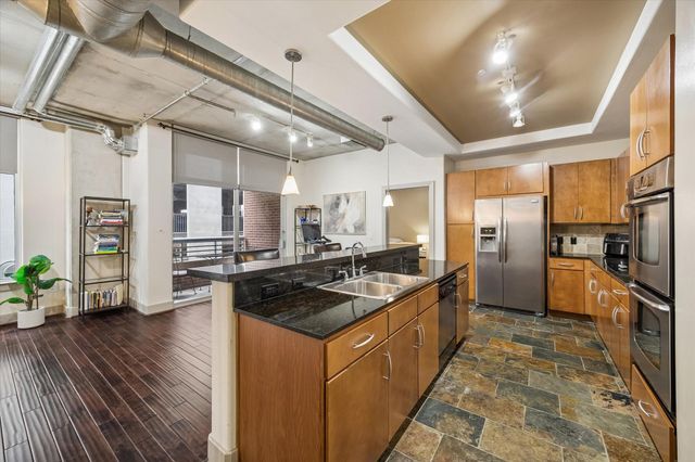 1901 Post Oak Boulevard 303, Houston, TX 77056