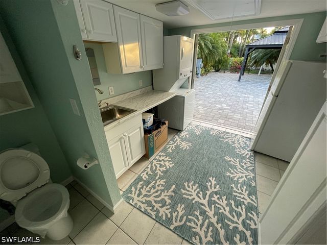 10095 Parkwood DR, Fort Myers, FL 33905
