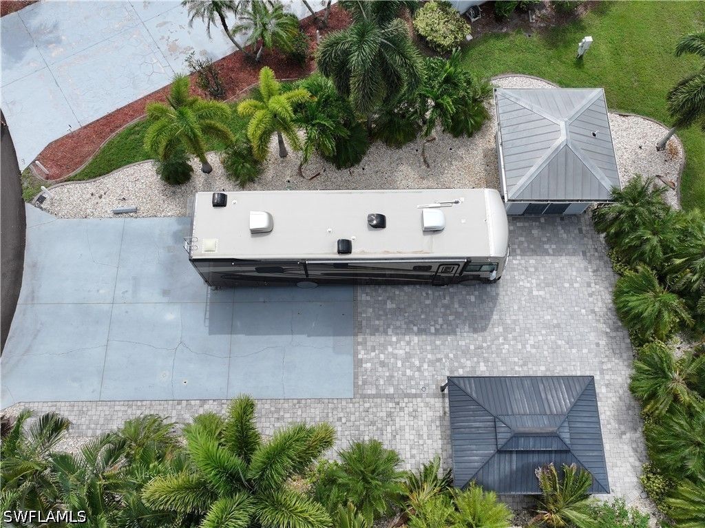 10095 Parkwood DR, Fort Myers, FL 33905