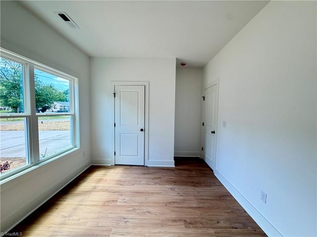 406 Dobson Street, Kernersville, NC 27284