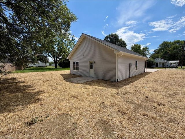 406 Dobson Street, Kernersville, NC 27284