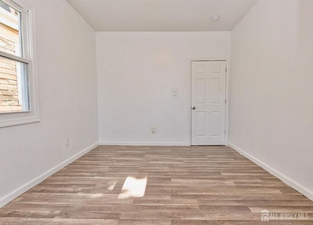 186 N 17th Street 2, East Orange, NJ 07017