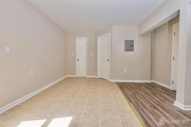 186 N 17th Street 2, East Orange, NJ 07017