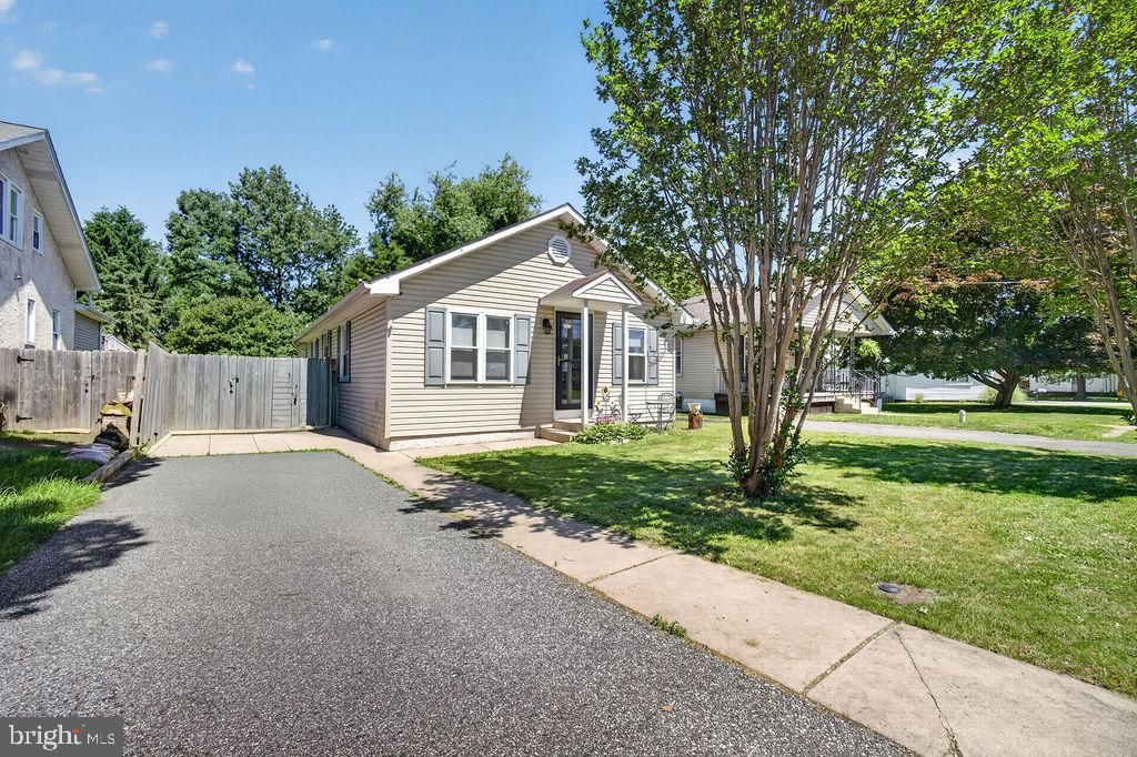 330 RUTH AVE, UPPER CHICHESTER, PA 19014 — exterior