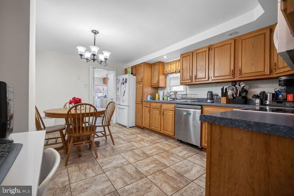 330 RUTH AVE, UPPER CHICHESTER, PA 19014 — photo 2