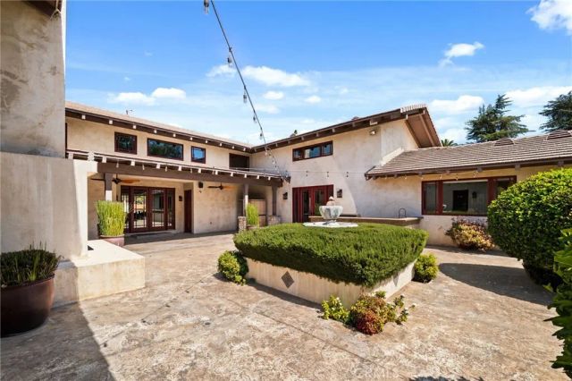 1688 Dwight, Redlands, CA 92373