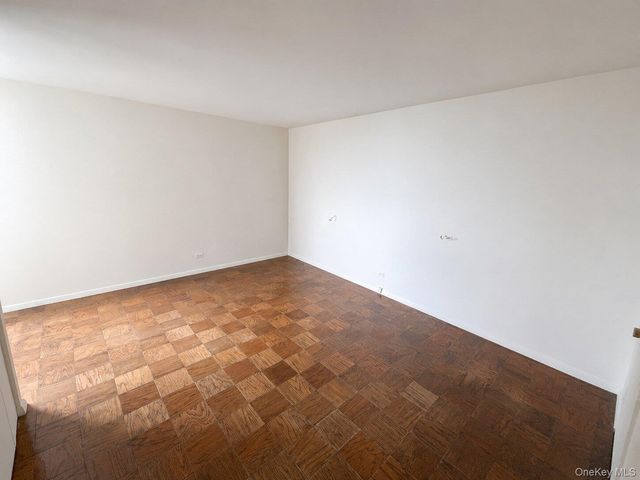 27010 Grand Central Parkway 17A, Floral Park, NY 11005