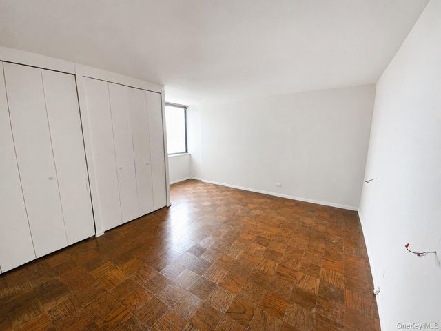 27010 Grand Central Parkway 17A, Floral Park, NY 11005