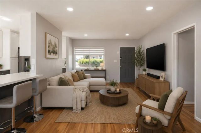 904 E Edgecomb, Covina, CA 91724