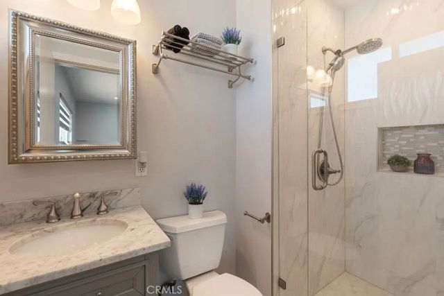 904 E Edgecomb, Covina, CA 91724