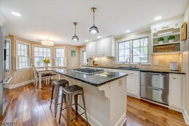 315 Morristown Rd, Long Hill Twp., NJ 07933
