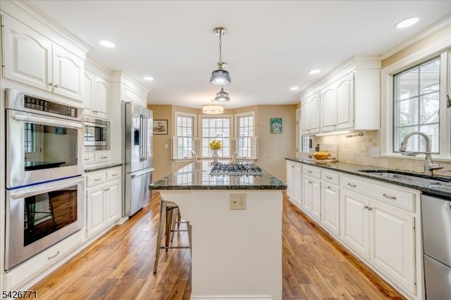 315 Morristown Rd, Long Hill Twp., NJ 07933