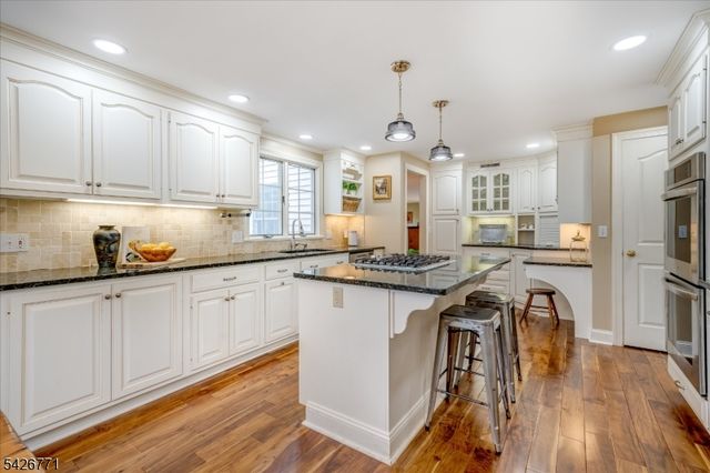315 Morristown Rd, Long Hill Twp., NJ 07933