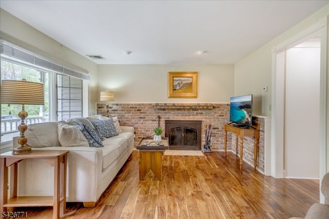 315 Morristown Rd, Long Hill Twp., NJ 07933