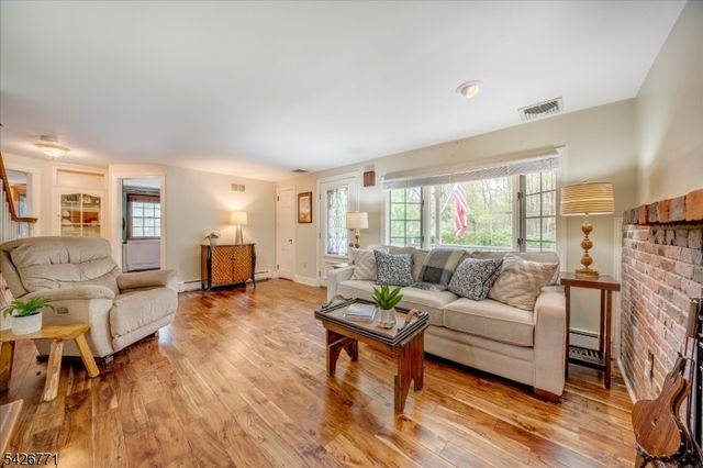 315 Morristown Rd, Long Hill Twp., NJ 07933