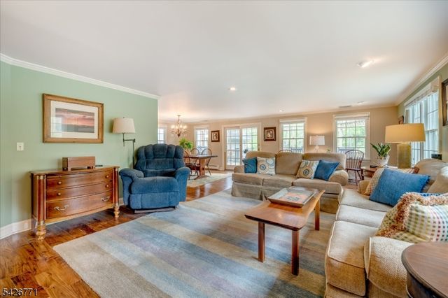 315 Morristown Rd, Long Hill Twp., NJ 07933