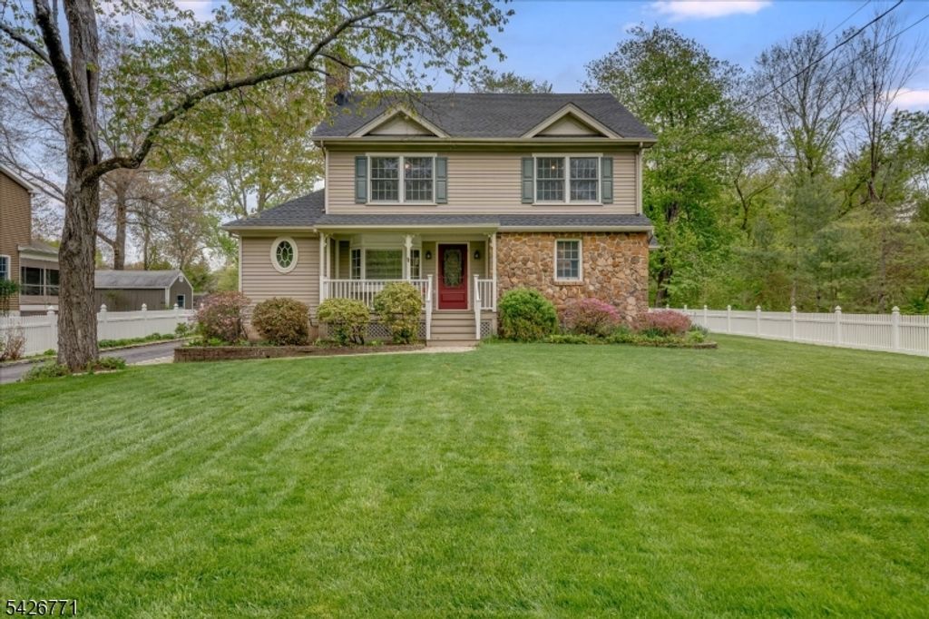 315 Morristown Rd, Long Hill Twp., NJ 07933