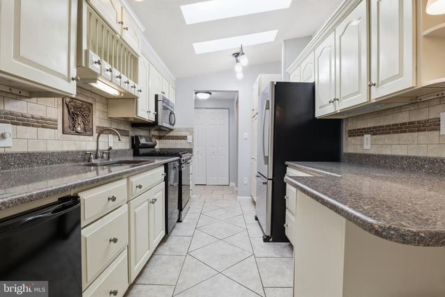 2530 MILL CREEK RD, Dover, PA 17315