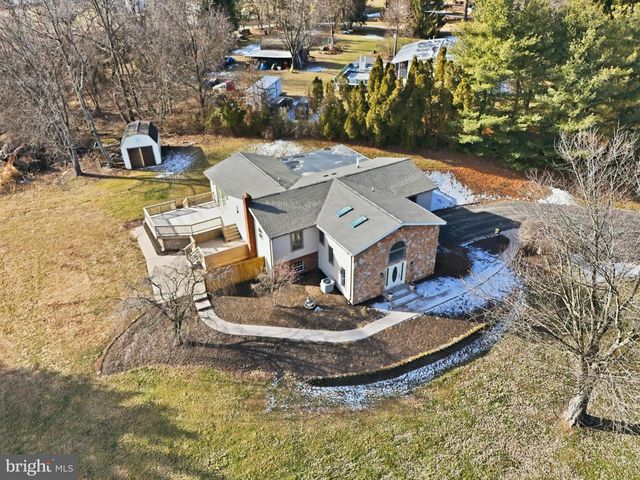 2530 MILL CREEK RD, Dover, PA 17315