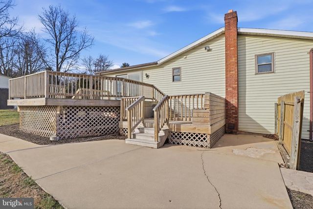 2530 MILL CREEK RD, Dover, PA 17315