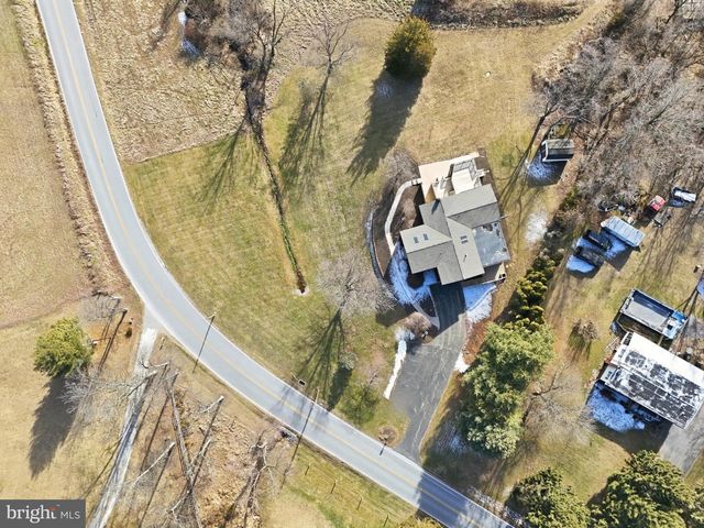 2530 MILL CREEK RD, Dover, PA 17315