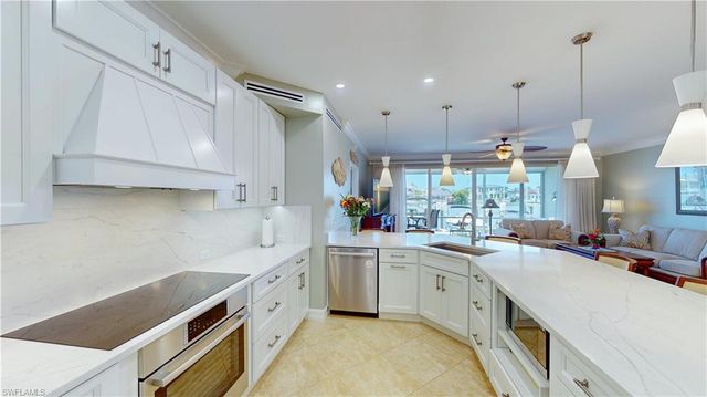 210 Waterside CIR 101, Marco Island, FL 34145