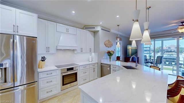 210 Waterside CIR 101, Marco Island, FL 34145