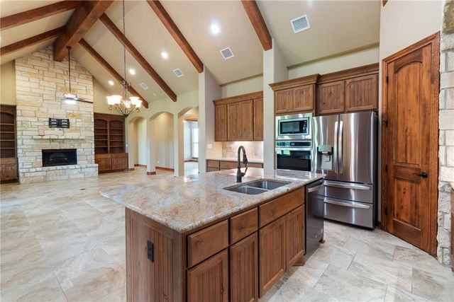 10040 Henley Cove, Iola, TX 77861