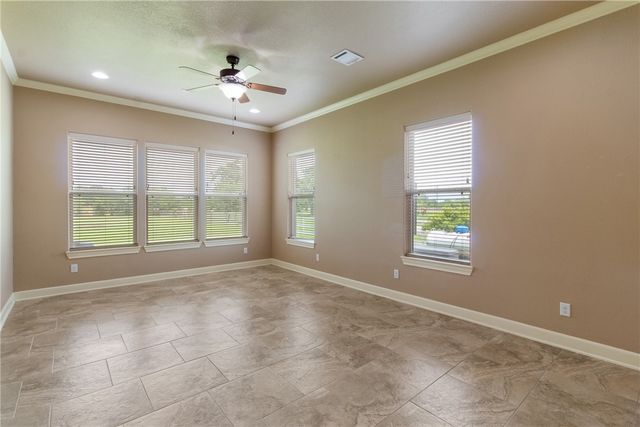 10040 Henley Cove, Iola, TX 77861