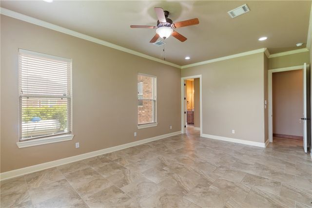 10040 Henley Cove, Iola, TX 77861