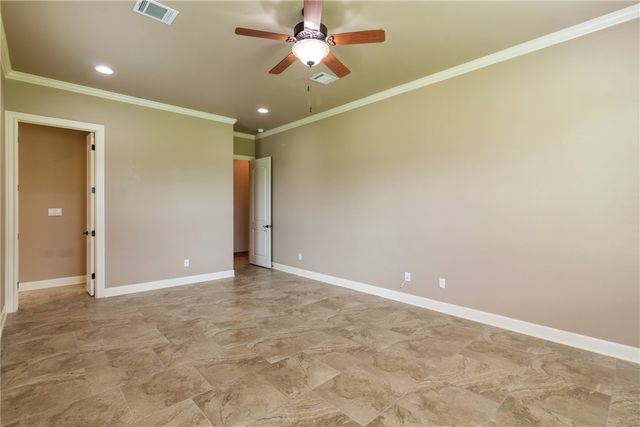 10040 Henley Cove, Iola, TX 77861