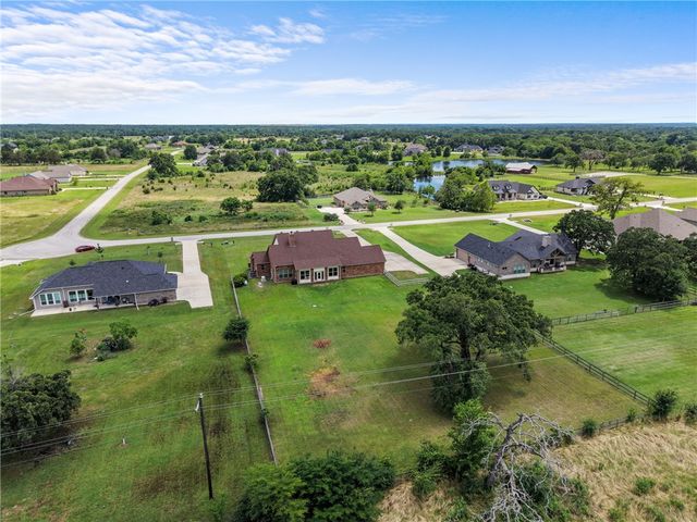 10040 Henley Cove, Iola, TX 77861