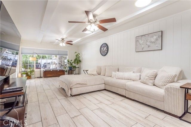 19308 Lemarsh Street, Northridge (los Angeles), CA 91324