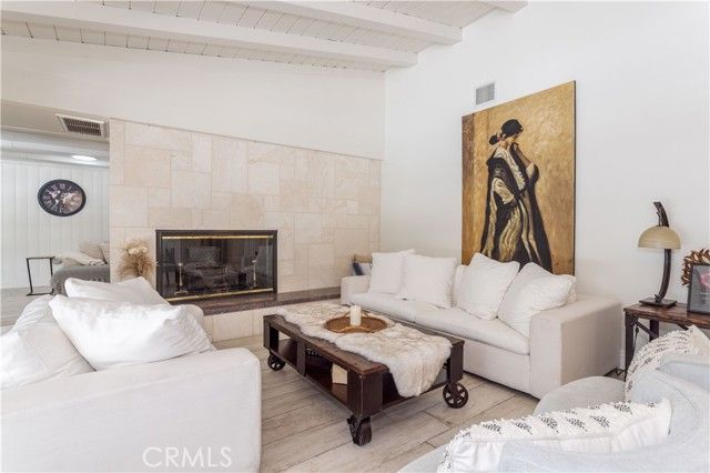 19308 Lemarsh Street, Northridge (los Angeles), CA 91324