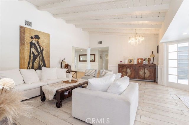 19308 Lemarsh Street, Northridge (los Angeles), CA 91324