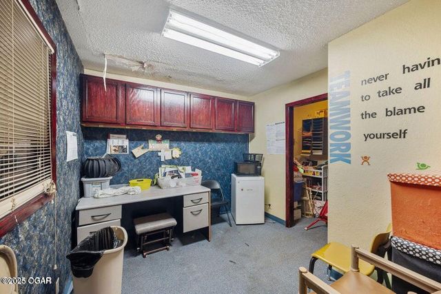 101 E Plaza Drive, Joplin, MO 64804