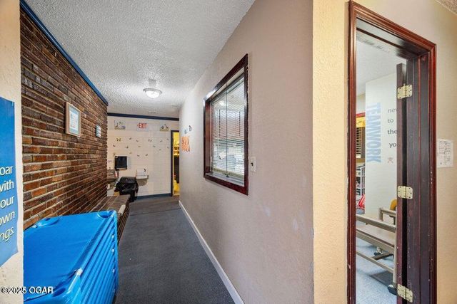 101 E Plaza Drive, Joplin, MO 64804