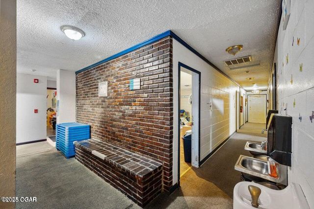 101 E Plaza Drive, Joplin, MO 64804