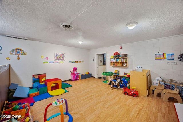 101 E Plaza Drive, Joplin, MO 64804