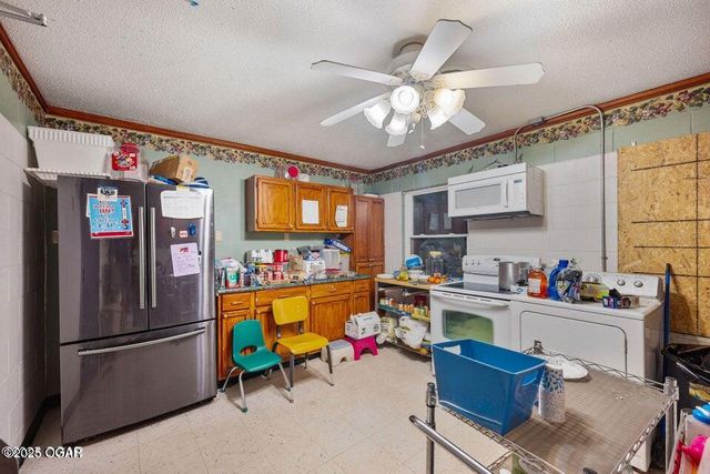 101 E Plaza Drive, Joplin, MO 64804